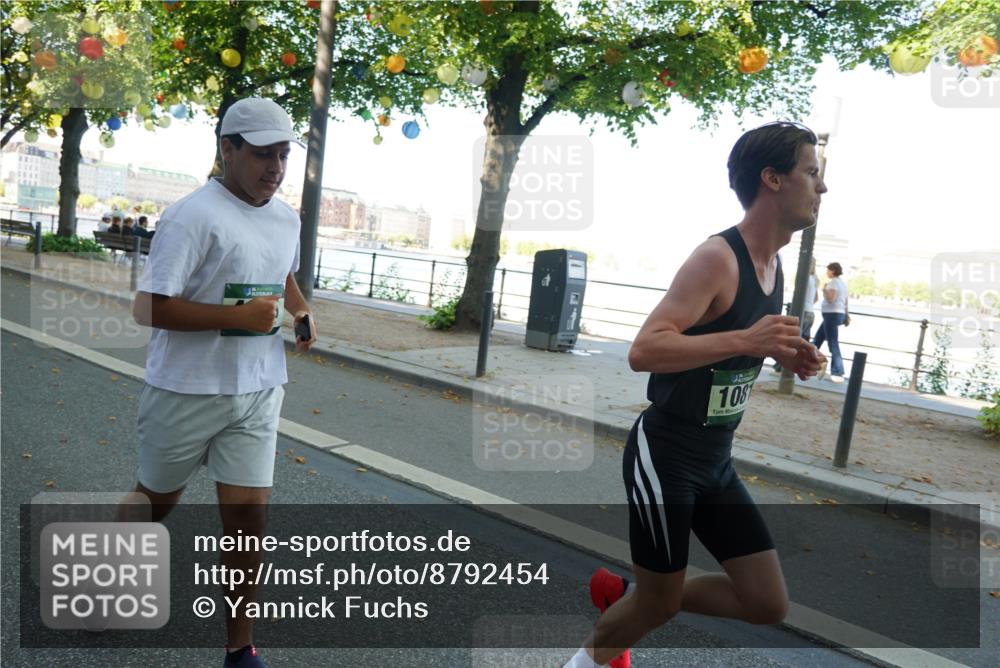 07.09.2025 - BARMER Alsterlauf Yannick Fuchs http://msf.ph/oto/8792454 07.09.2025 11:39:41 Laufen 108 meine-sportfotos.de