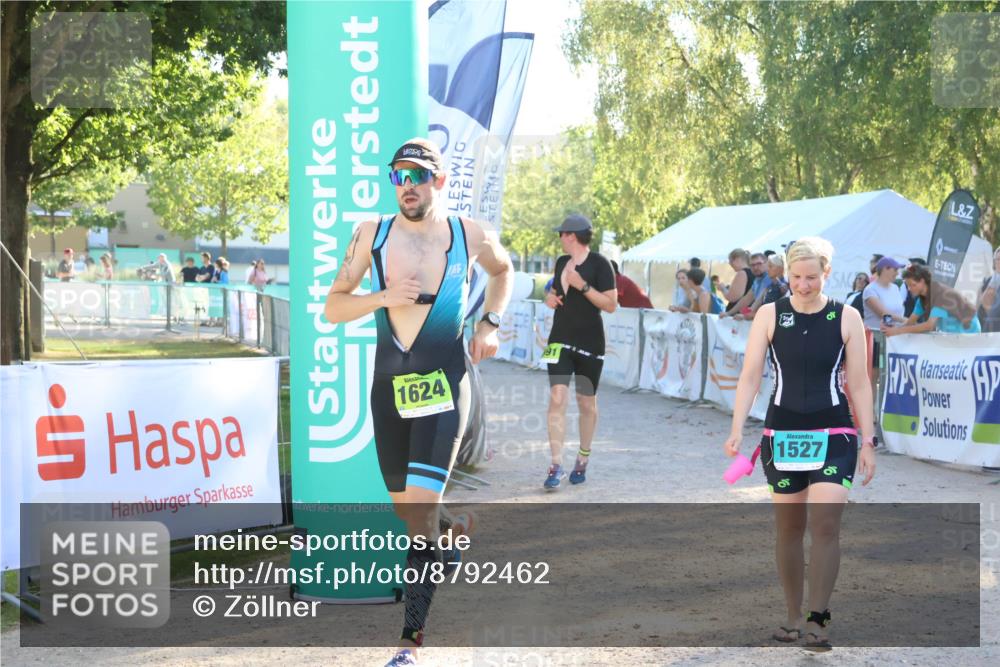 07.09.2025 - 19. Norderstedt Triathlon Zöllner http://msf.ph/oto/8792462 07.09.2025 16:37:25 Ziel 1527, 1533, 1591, 1624 meine-sportfotos.de