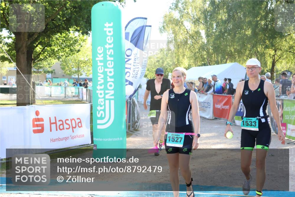 07.09.2025 - 19. Norderstedt Triathlon Zöllner http://msf.ph/oto/8792479 07.09.2025 16:37:27 Ziel 1527, 1533, 1591, 1624 meine-sportfotos.de