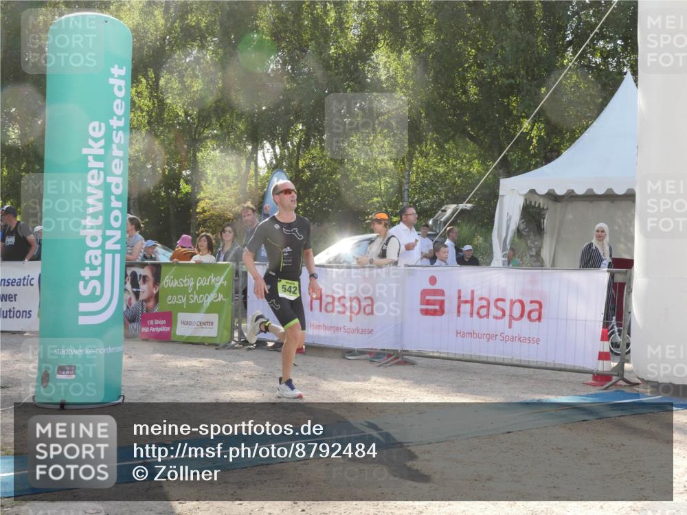 07.09.2025 - 19. Norderstedt Triathlon Zöllner http://msf.ph/oto/8792484 07.09.2025 16:26:56 Ziel 377, 542 meine-sportfotos.de
