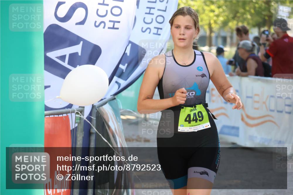 07.09.2025 - 19. Norderstedt Triathlon Zöllner http://msf.ph/oto/8792523 07.09.2025 16:37:46 Ziel 449, 1051 meine-sportfotos.de
