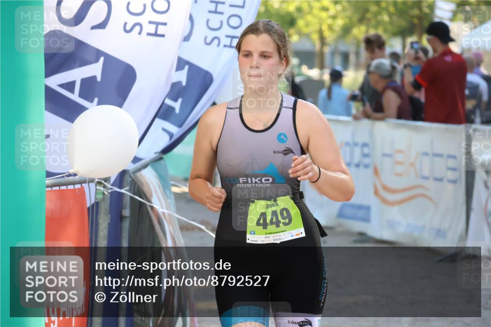 07.09.2025 - 19. Norderstedt Triathlon Zöllner http://msf.ph/oto/8792527 07.09.2025 16:37:46 Ziel 449, 1051 meine-sportfotos.de