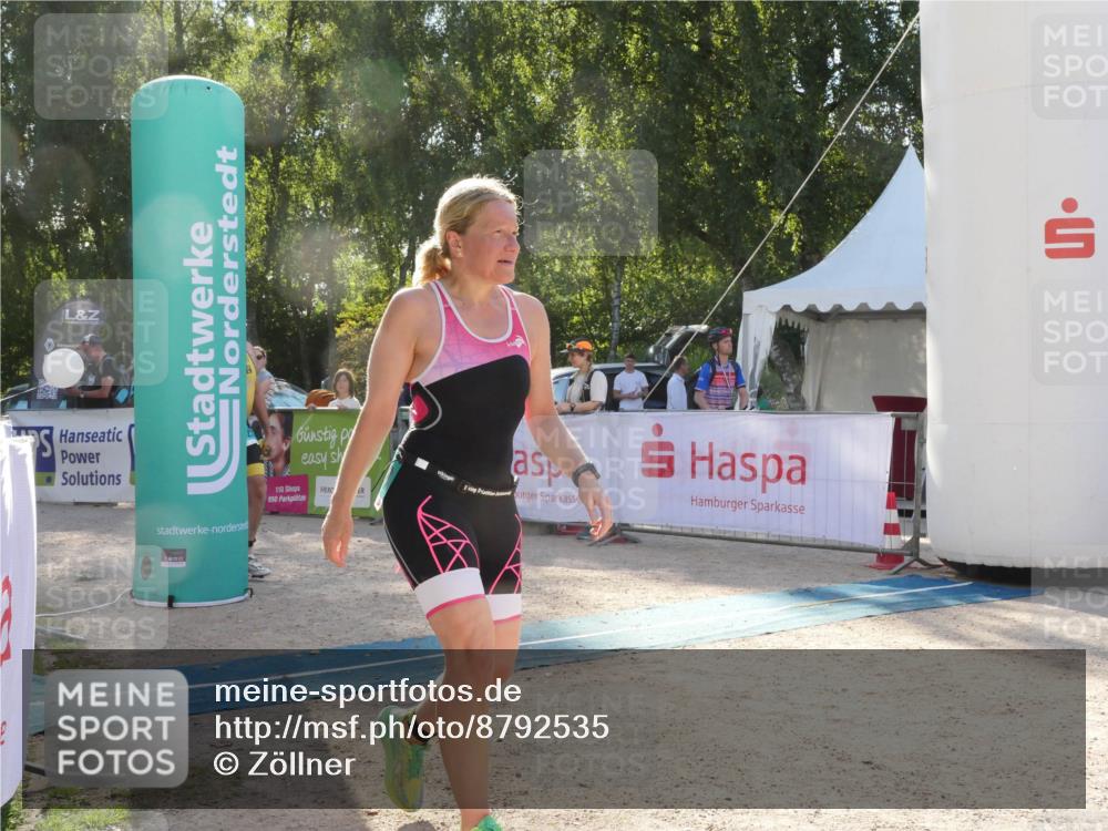 07.09.2025 - 19. Norderstedt Triathlon Zöllner http://msf.ph/oto/8792535 07.09.2025 16:27:49 Ziel 497, 1523, 1528 meine-sportfotos.de