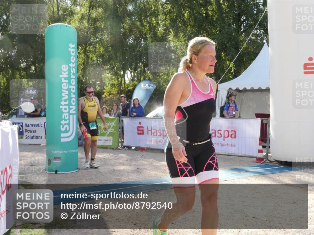 07.09.2025 - 19. Norderstedt Triathlon Zöllner http://msf.ph/oto/8792540 07.09.2025 16:27:49 Ziel 497, 1523, 1528 meine-sportfotos.de