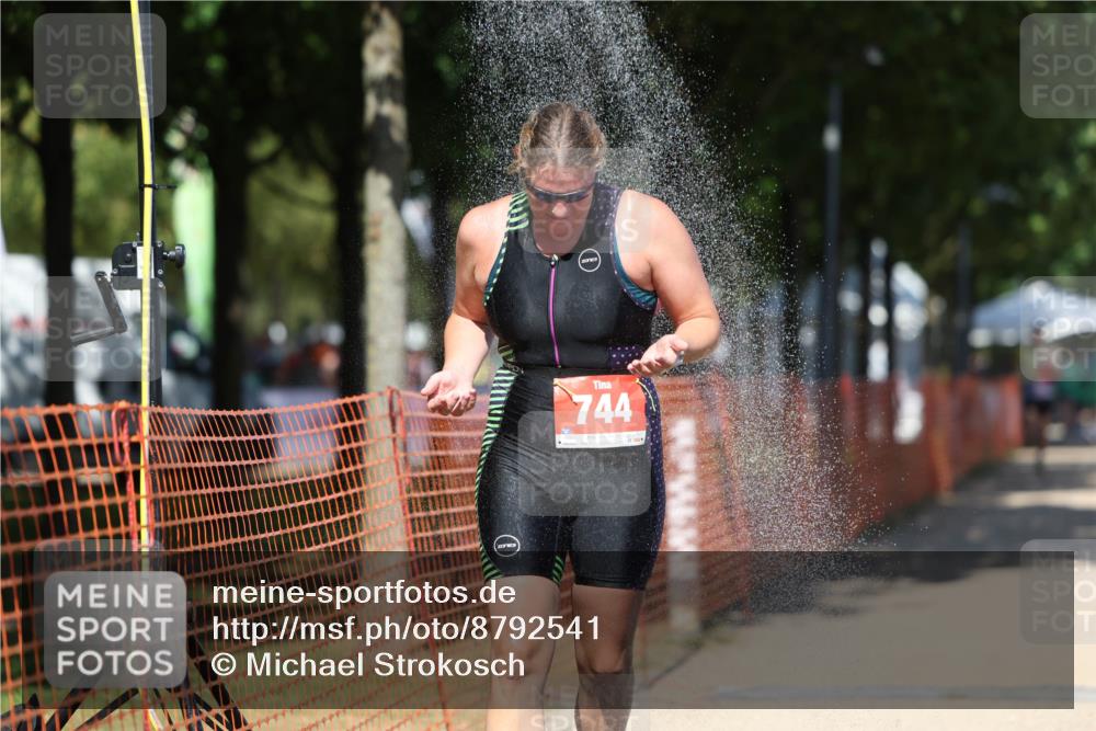 07.09.2025 - 19. Norderstedt Triathlon Michael Strokosch http://msf.ph/oto/8792541 07.09.2025 13:38:58 Laufen 358, 360, 744, 1271 meine-sportfotos.de
