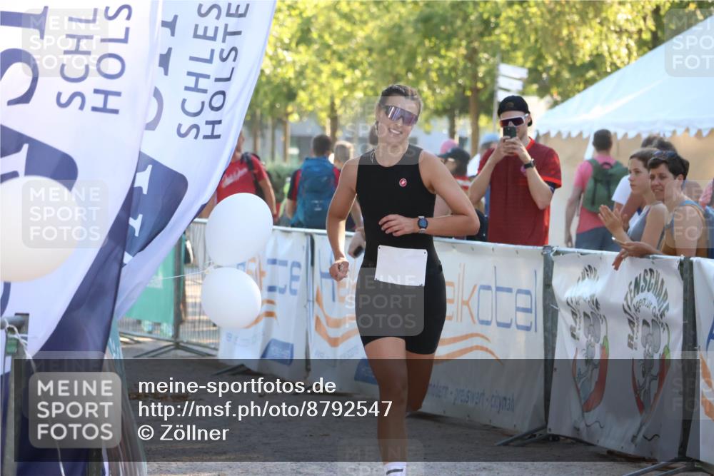 07.09.2025 - 19. Norderstedt Triathlon Zöllner http://msf.ph/oto/8792547 07.09.2025 16:37:51 Ziel 449, 1453 meine-sportfotos.de