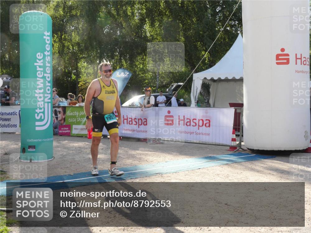 07.09.2025 - 19. Norderstedt Triathlon Zöllner http://msf.ph/oto/8792553 07.09.2025 16:27:51 Ziel 497, 1523, 1528 meine-sportfotos.de