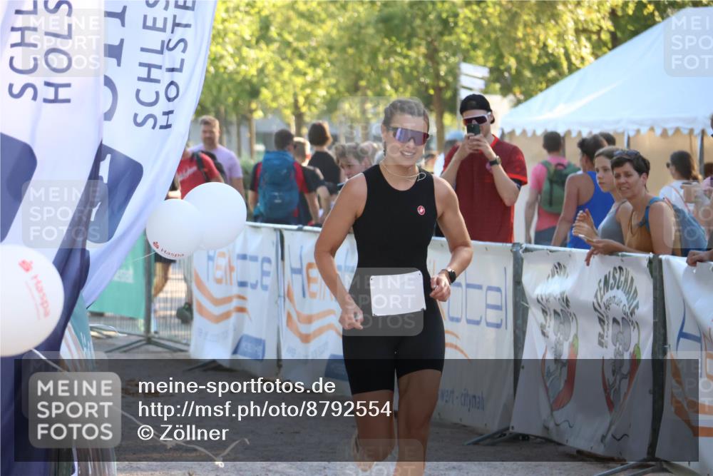 07.09.2025 - 19. Norderstedt Triathlon Zöllner http://msf.ph/oto/8792554 07.09.2025 16:37:51 Ziel 449, 1453 meine-sportfotos.de