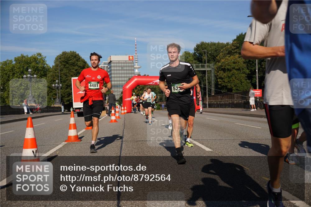 07.09.2025 - BARMER Alsterlauf Yannick Fuchs http://msf.ph/oto/8792564 07.09.2025 09:42:41 Laufen 4481, 523 meine-sportfotos.de