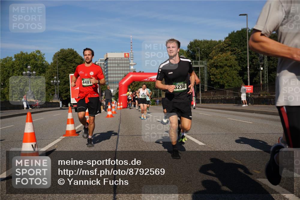 07.09.2025 - BARMER Alsterlauf Yannick Fuchs http://msf.ph/oto/8792569 07.09.2025 09:42:41 Laufen 22, 4481, 5230 meine-sportfotos.de