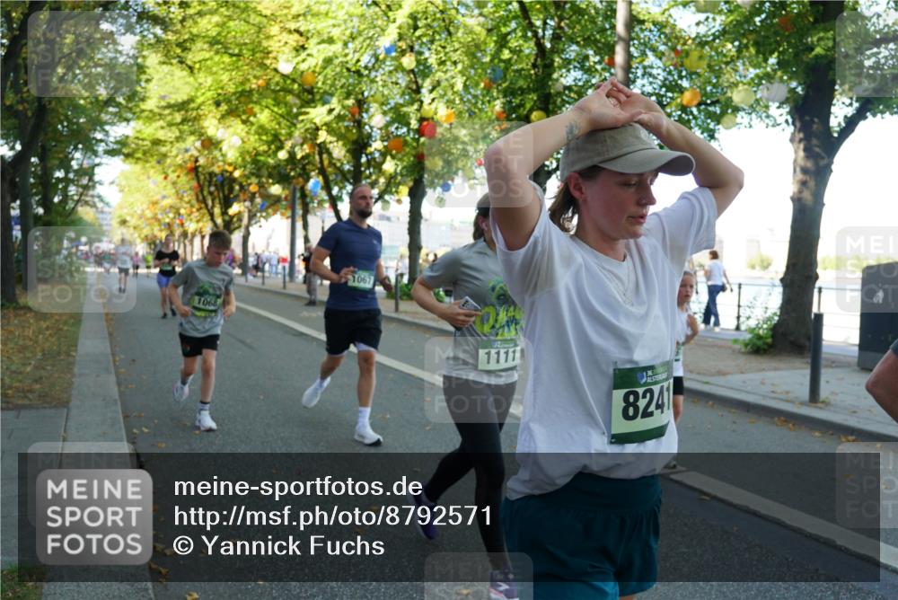 07.09.2025 - BARMER Alsterlauf Yannick Fuchs http://msf.ph/oto/8792571 07.09.2025 11:39:48 Laufen 1068, 1067, 14, 1111, 36, 8241 meine-sportfotos.de