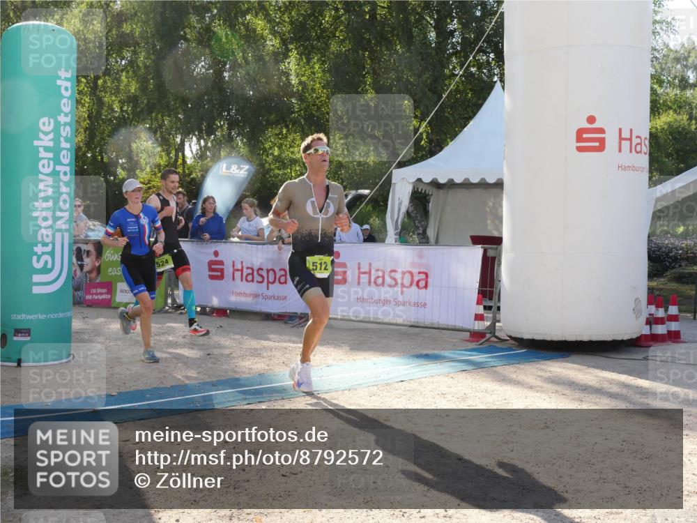 07.09.2025 - 19. Norderstedt Triathlon Zöllner http://msf.ph/oto/8792572 07.09.2025 16:28:05 Ziel 479, 512, 524 meine-sportfotos.de