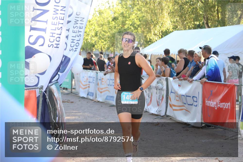 07.09.2025 - 19. Norderstedt Triathlon Zöllner http://msf.ph/oto/8792574 07.09.2025 16:37:53 Ziel 449, 1453 meine-sportfotos.de