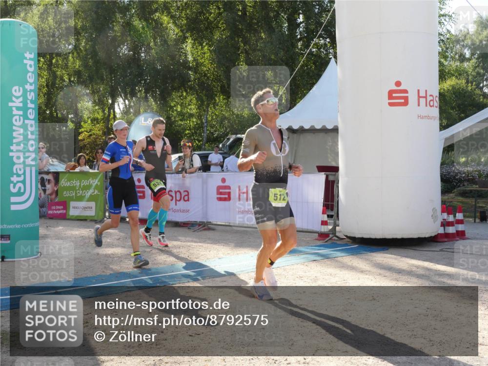 07.09.2025 - 19. Norderstedt Triathlon Zöllner http://msf.ph/oto/8792575 07.09.2025 16:28:05 Ziel 479, 512, 524 meine-sportfotos.de