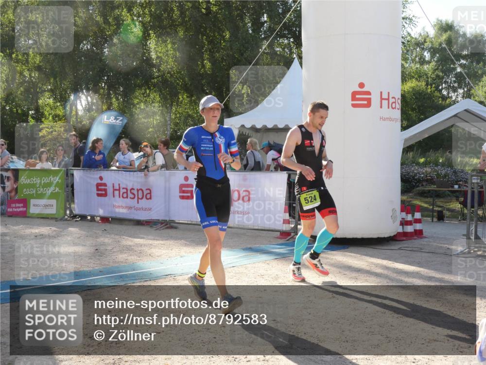 07.09.2025 - 19. Norderstedt Triathlon Zöllner http://msf.ph/oto/8792583 07.09.2025 16:28:06 Ziel 479, 512, 524 meine-sportfotos.de