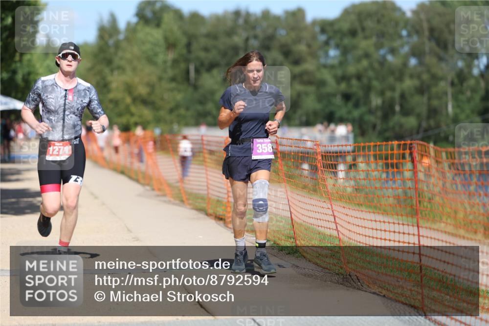 07.09.2025 - 19. Norderstedt Triathlon Michael Strokosch http://msf.ph/oto/8792594 07.09.2025 13:39:04 Laufen 357, 358, 1271 meine-sportfotos.de