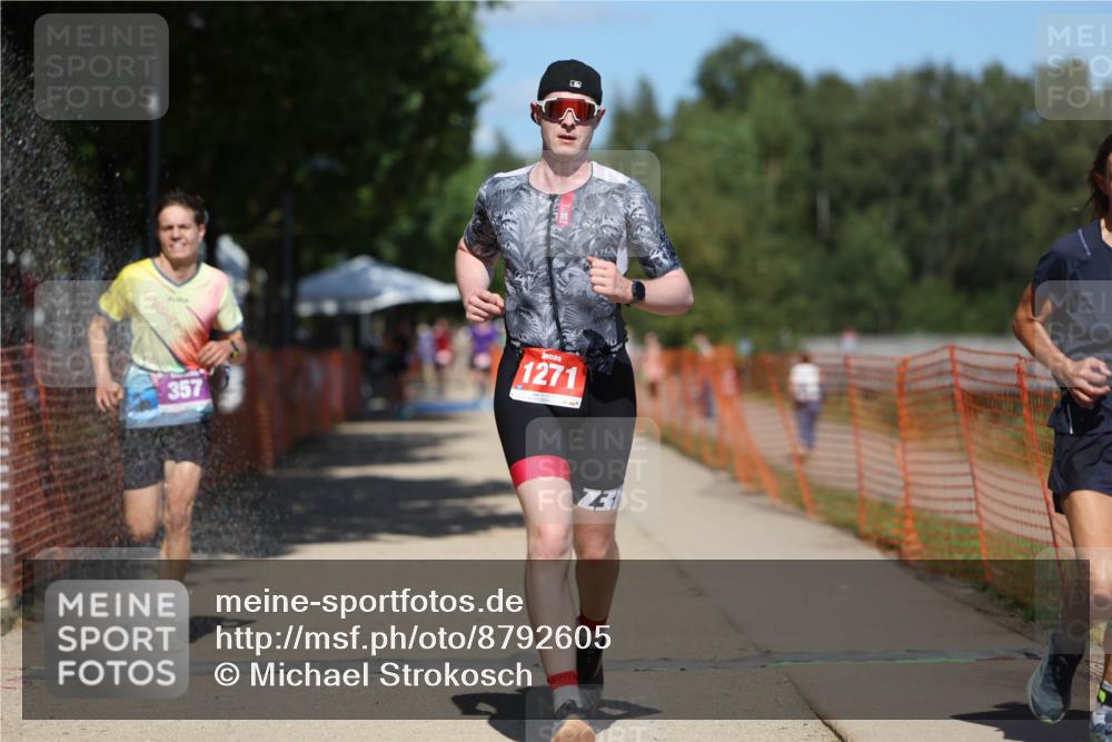 07.09.2025 - 19. Norderstedt Triathlon Michael Strokosch http://msf.ph/oto/8792605 07.09.2025 13:39:05 Laufen 357, 358, 1271 meine-sportfotos.de