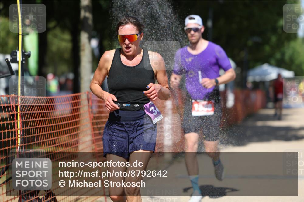 07.09.2025 - 19. Norderstedt Triathlon Michael Strokosch http://msf.ph/oto/8792642 07.09.2025 13:39:23 Laufen 346, 1388 meine-sportfotos.de