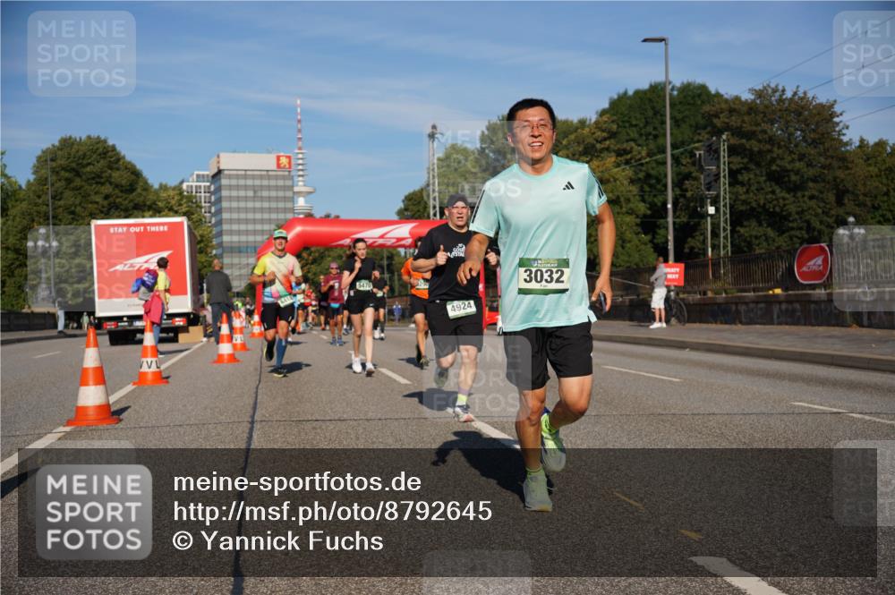 07.09.2025 - BARMER Alsterlauf Yannick Fuchs http://msf.ph/oto/8792645 07.09.2025 09:42:46 Laufen 5470, 8418, 290, 4924, 3032 meine-sportfotos.de