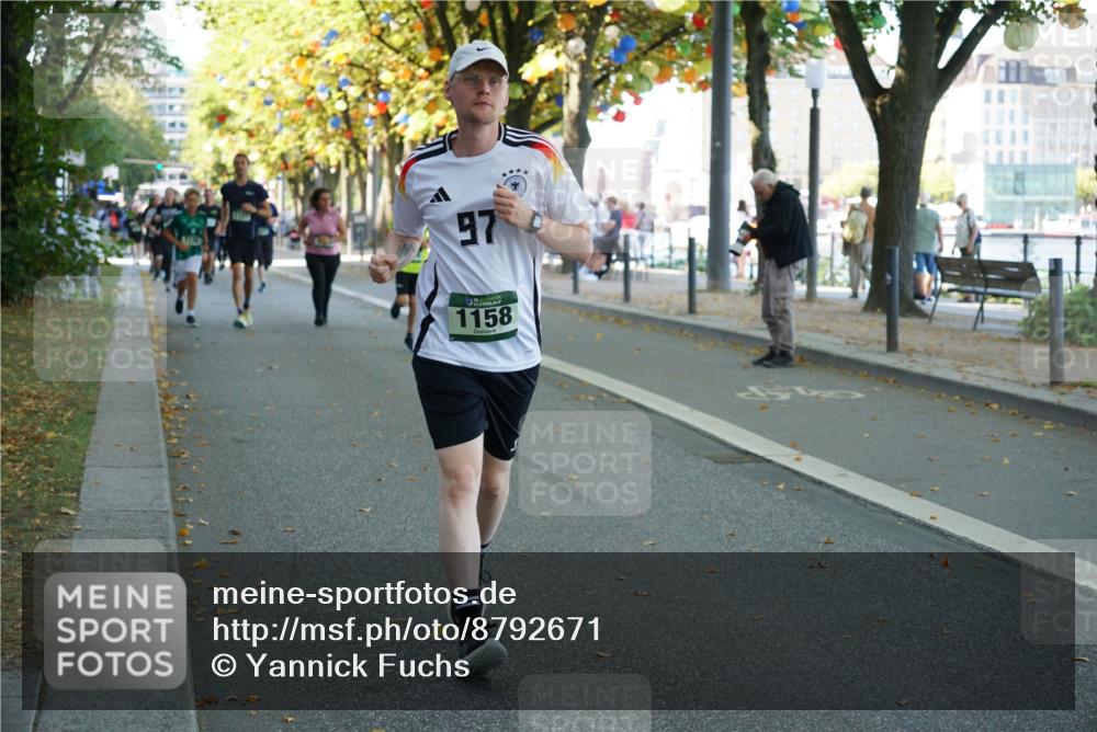 07.09.2025 - BARMER Alsterlauf Yannick Fuchs http://msf.ph/oto/8792671 07.09.2025 11:39:55 Laufen 97, 1158 meine-sportfotos.de
