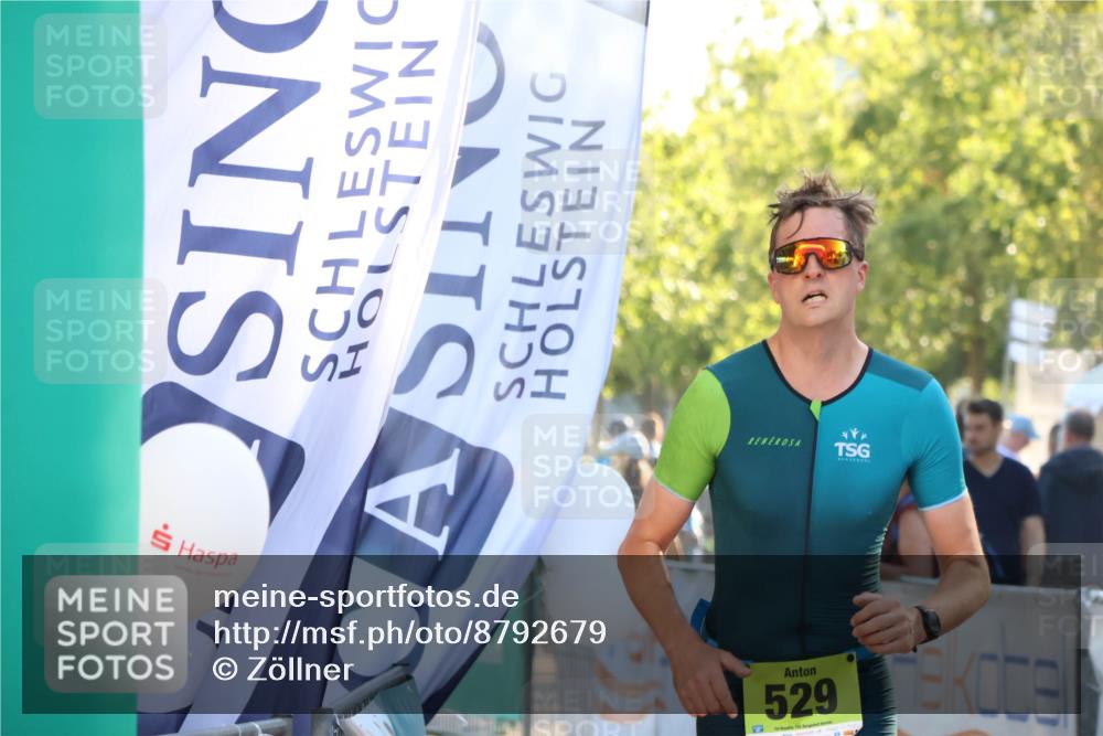 07.09.2025 - 19. Norderstedt Triathlon Zöllner http://msf.ph/oto/8792679 07.09.2025 16:38:17 Ziel 529, 1068, 1563 meine-sportfotos.de