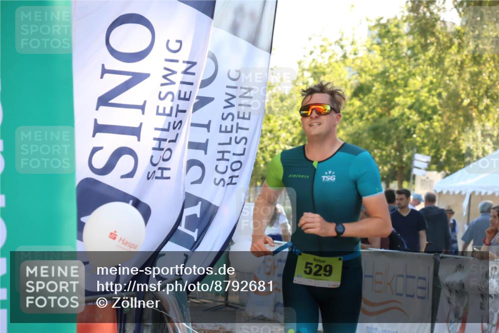 07.09.2025 - 19. Norderstedt Triathlon Zöllner http://msf.ph/oto/8792681 07.09.2025 16:38:17 Ziel 529, 1068, 1563 meine-sportfotos.de
