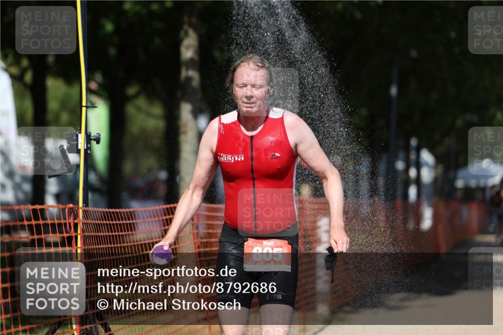 07.09.2025 - 19. Norderstedt Triathlon Michael Strokosch http://msf.ph/oto/8792686 07.09.2025 13:39:34 Laufen 320, 330, 805 meine-sportfotos.de