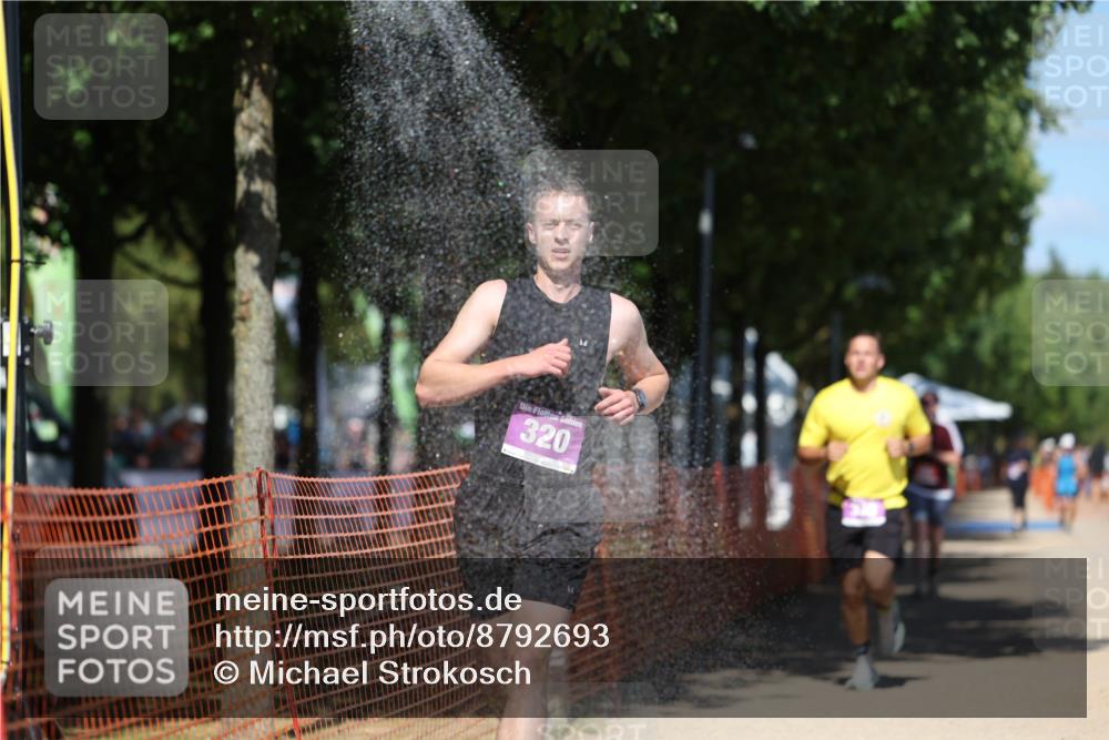07.09.2025 - 19. Norderstedt Triathlon Michael Strokosch http://msf.ph/oto/8792693 07.09.2025 13:39:38 Laufen 320, 330, 809 meine-sportfotos.de