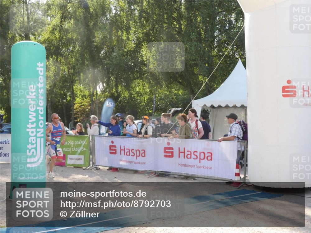 07.09.2025 - 19. Norderstedt Triathlon Zöllner http://msf.ph/oto/8792703 07.09.2025 16:29:55 Ziel 496, 544, 1593 meine-sportfotos.de