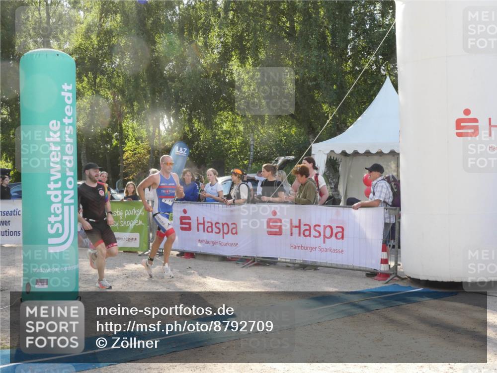 07.09.2025 - 19. Norderstedt Triathlon Zöllner http://msf.ph/oto/8792709 07.09.2025 16:29:56 Ziel 496, 544, 1593 meine-sportfotos.de