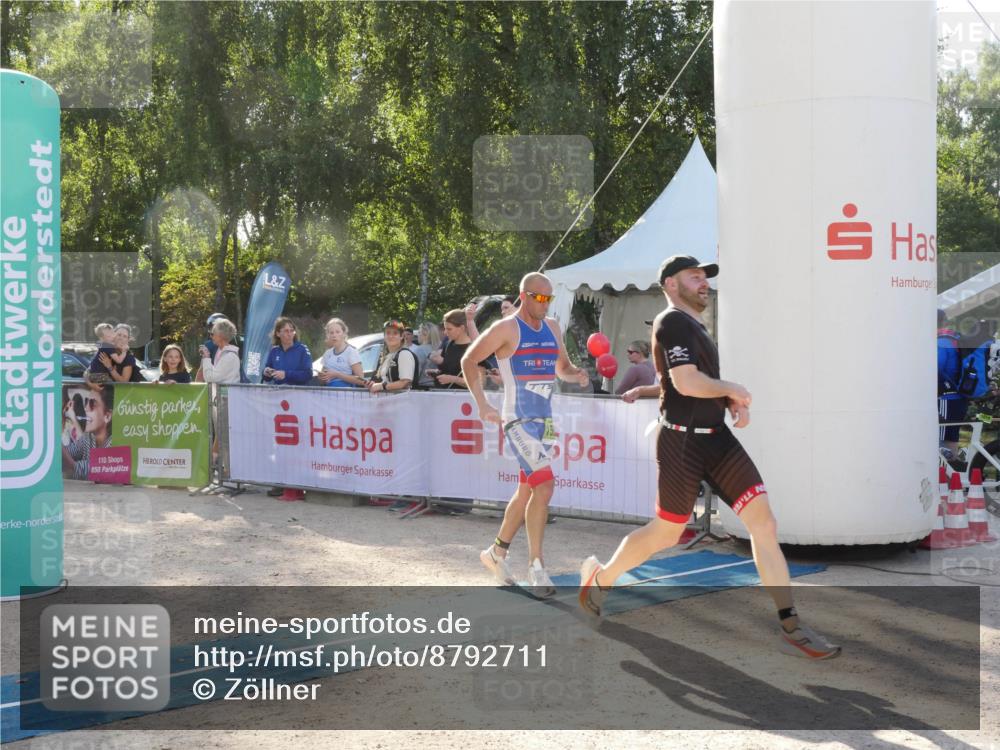 07.09.2025 - 19. Norderstedt Triathlon Zöllner http://msf.ph/oto/8792711 07.09.2025 16:29:57 Ziel 496, 544, 1593 meine-sportfotos.de