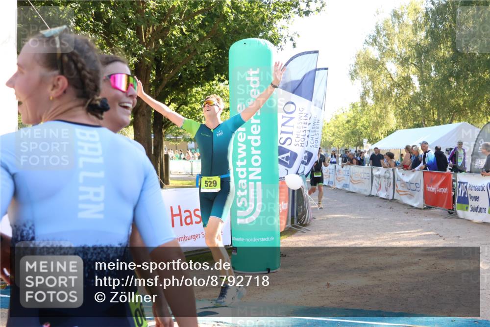 07.09.2025 - 19. Norderstedt Triathlon Zöllner http://msf.ph/oto/8792718 07.09.2025 16:38:19 Ziel 529, 1068, 1554 meine-sportfotos.de