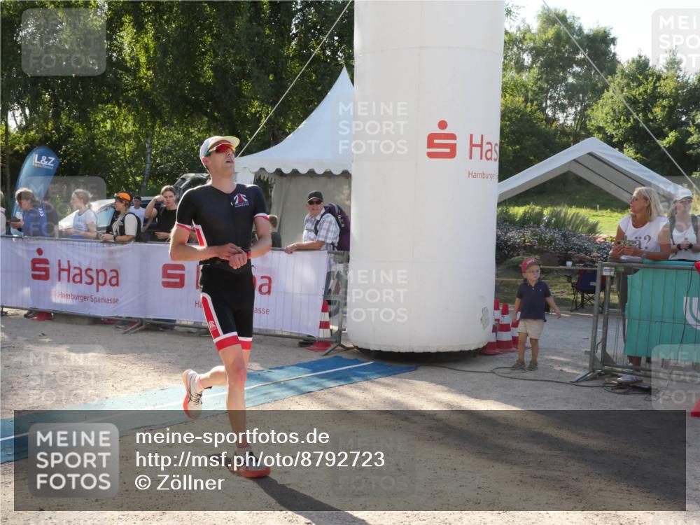 07.09.2025 - 19. Norderstedt Triathlon Zöllner http://msf.ph/oto/8792723 07.09.2025 16:29:59 Ziel 496, 544, 1593 meine-sportfotos.de