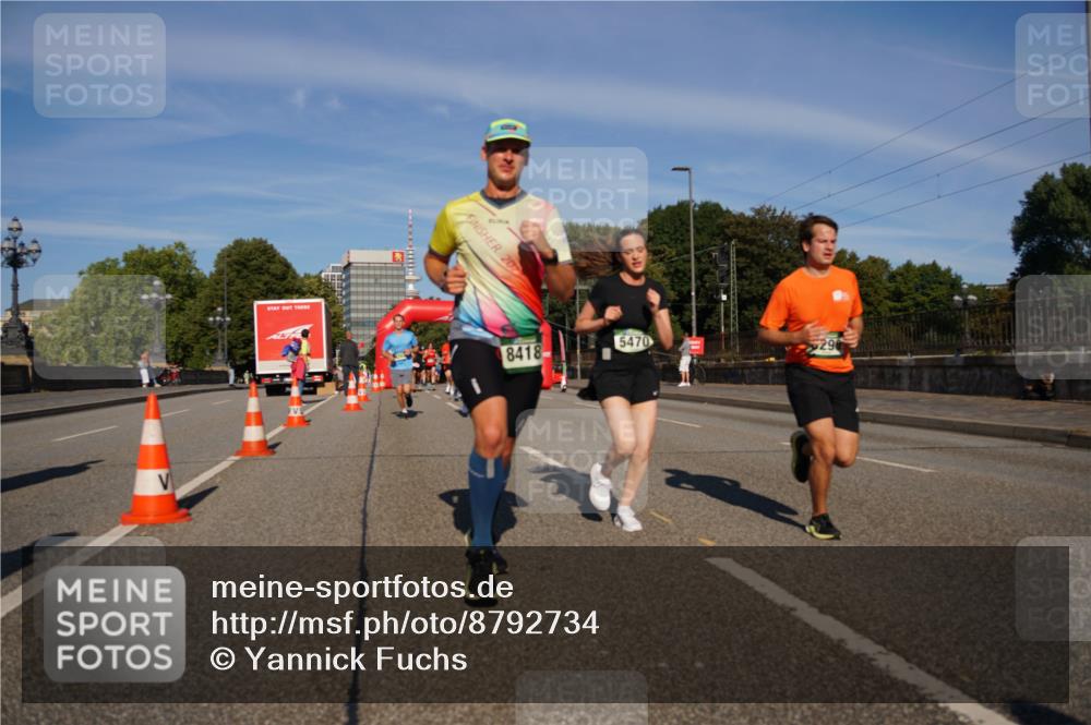 07.09.2025 - BARMER Alsterlauf Yannick Fuchs http://msf.ph/oto/8792734 07.09.2025 09:42:49 Laufen 20, 8418, 5470, 290 meine-sportfotos.de