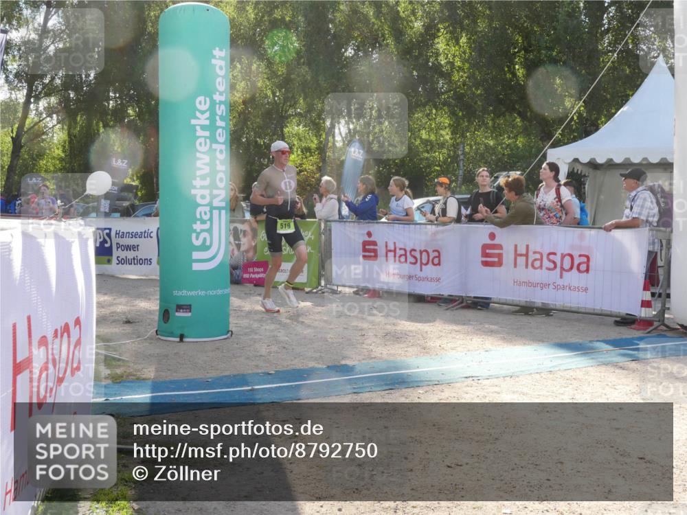 07.09.2025 - 19. Norderstedt Triathlon Zöllner http://msf.ph/oto/8792750 07.09.2025 16:30:16 Ziel 519, 552, 1504, 1510 meine-sportfotos.de