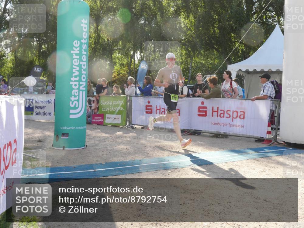 07.09.2025 - 19. Norderstedt Triathlon Zöllner http://msf.ph/oto/8792754 07.09.2025 16:30:16 Ziel 519, 552, 1504, 1510 meine-sportfotos.de