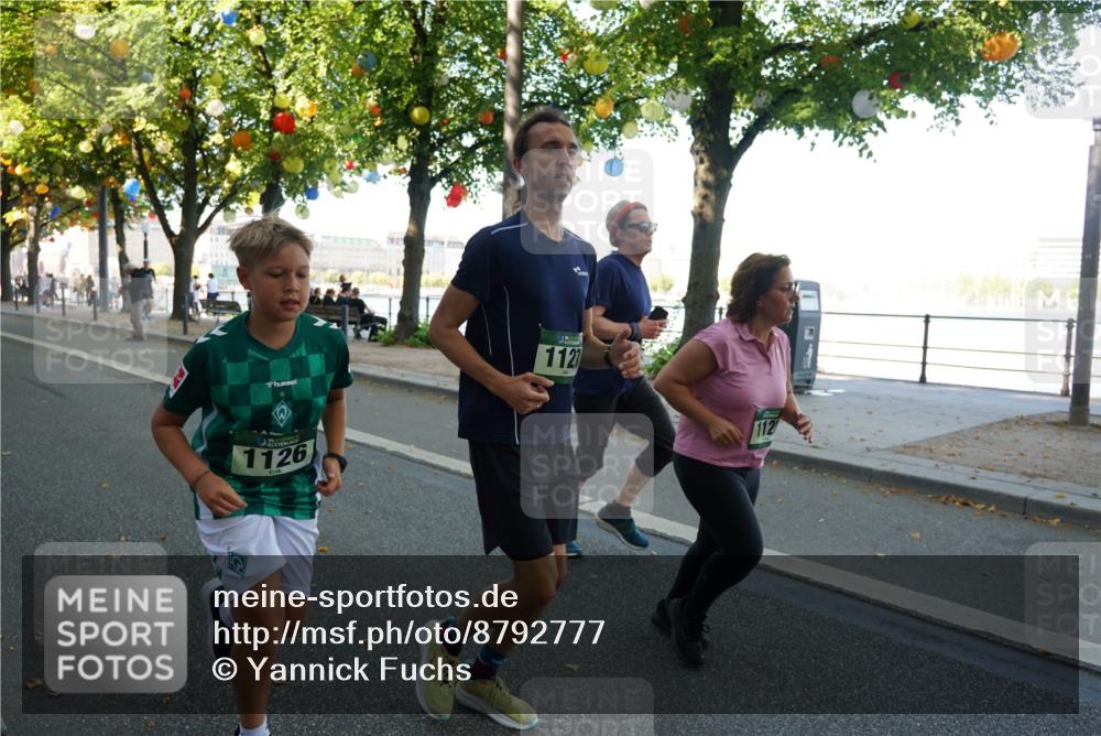 07.09.2025 - BARMER Alsterlauf Yannick Fuchs http://msf.ph/oto/8792777 07.09.2025 11:40:05 Laufen 1127, 1126, 112 meine-sportfotos.de