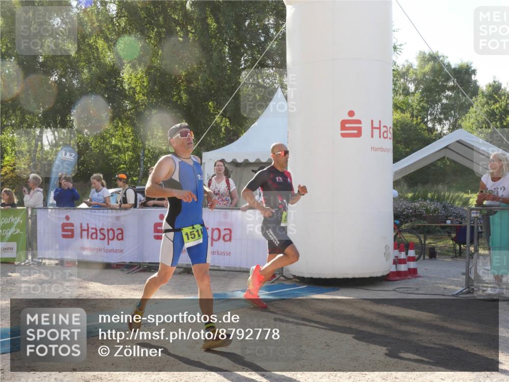 07.09.2025 - 19. Norderstedt Triathlon Zöllner http://msf.ph/oto/8792778 07.09.2025 16:30:21 Ziel 519, 552, 1510 meine-sportfotos.de