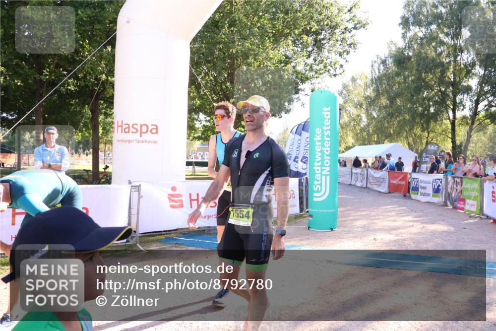 07.09.2025 - 19. Norderstedt Triathlon Zöllner http://msf.ph/oto/8792780 07.09.2025 16:38:25 Ziel 529, 1554 meine-sportfotos.de