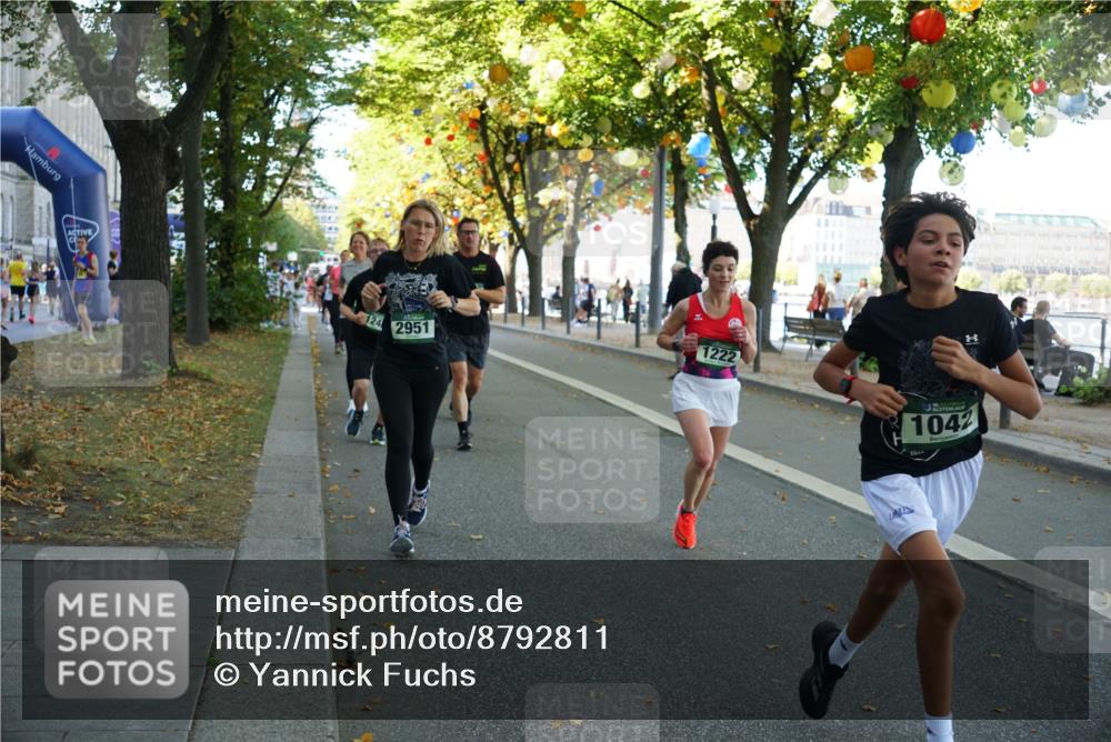 07.09.2025 - BARMER Alsterlauf Yannick Fuchs http://msf.ph/oto/8792811 07.09.2025 11:40:08 Laufen 124, 2951, 1222, 1042, 200 meine-sportfotos.de
