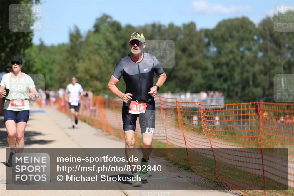 07.09.2025 - 19. Norderstedt Triathlon Michael Strokosch http://msf.ph/oto/8792840 07.09.2025 13:40:41 Laufen 310, 313, 337, 347, 742, 755 meine-sportfotos.de