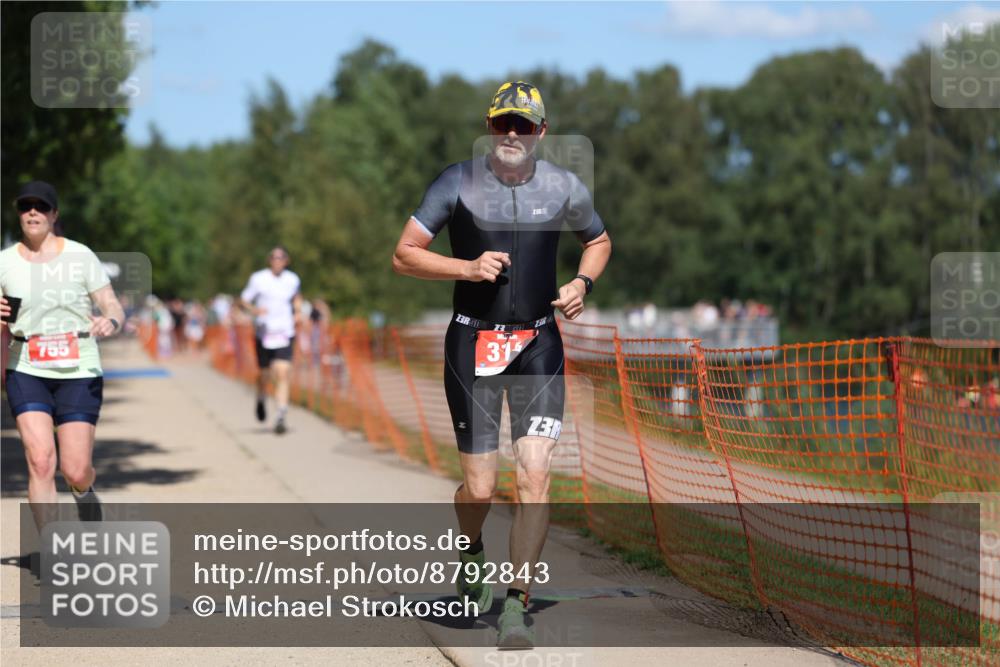 07.09.2025 - 19. Norderstedt Triathlon Michael Strokosch http://msf.ph/oto/8792843 07.09.2025 13:40:41 Laufen 310, 313, 337, 347, 742, 755 meine-sportfotos.de