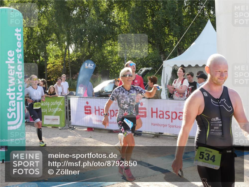 07.09.2025 - 19. Norderstedt Triathlon Zöllner http://msf.ph/oto/8792850 07.09.2025 16:31:04 Ziel 477, 534, 548, 1071, 1439, 1572 meine-sportfotos.de