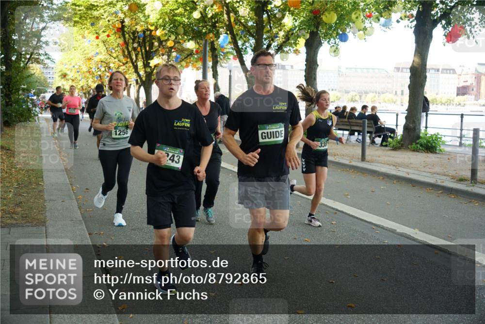07.09.2025 - BARMER Alsterlauf Yannick Fuchs http://msf.ph/oto/8792865 07.09.2025 11:40:10 Laufen 1225, 1256, 243, 338 meine-sportfotos.de