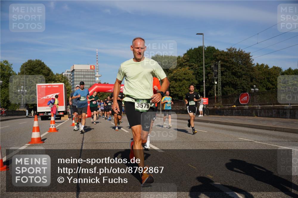 07.09.2025 - BARMER Alsterlauf Yannick Fuchs http://msf.ph/oto/8792867 07.09.2025 09:42:54 Laufen 8415, 3579, 4043, 5441 meine-sportfotos.de