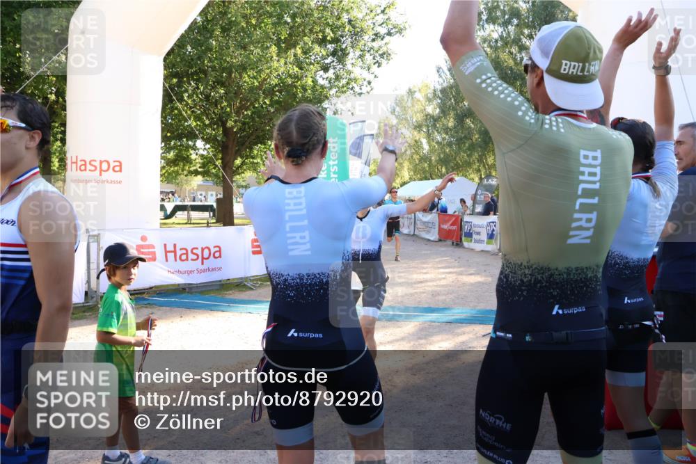 07.09.2025 - 19. Norderstedt Triathlon Zöllner http://msf.ph/oto/8792920 07.09.2025 16:38:56 Ziel 1070, 1625 meine-sportfotos.de