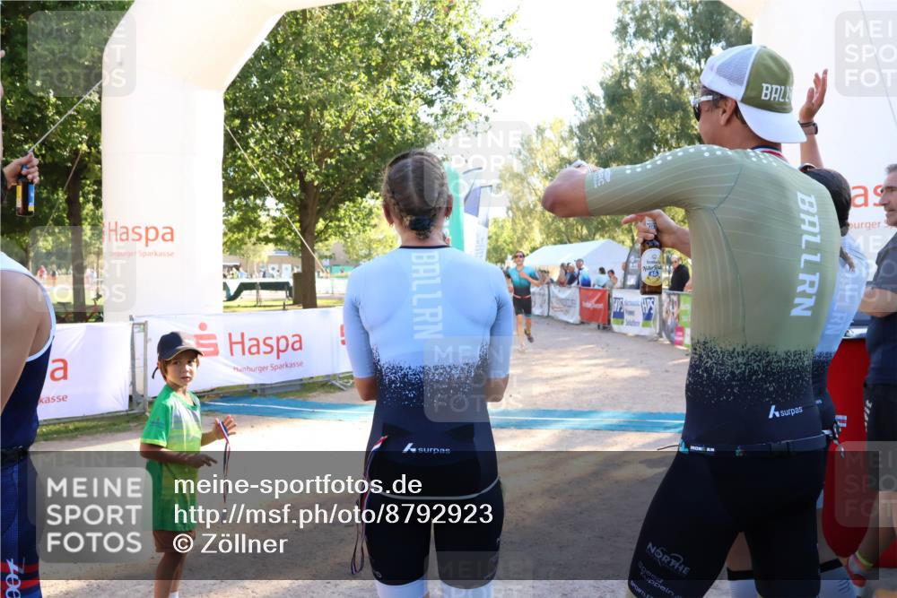 07.09.2025 - 19. Norderstedt Triathlon Zöllner http://msf.ph/oto/8792923 07.09.2025 16:38:56 Ziel 1070, 1625 meine-sportfotos.de