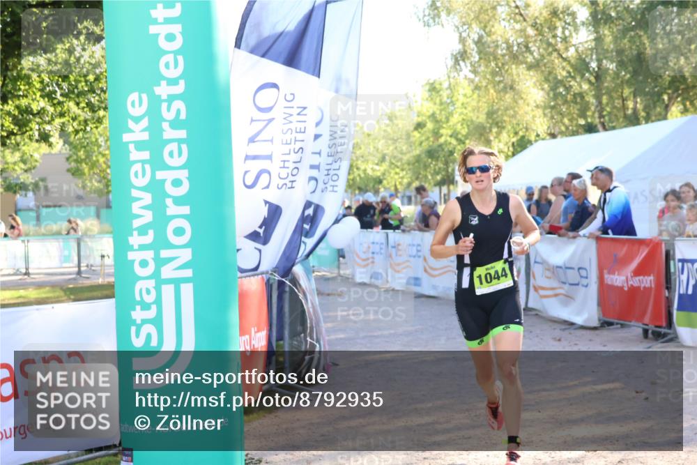 07.09.2025 - 19. Norderstedt Triathlon Zöllner http://msf.ph/oto/8792935 07.09.2025 16:39:04 Ziel 1044, 1625 meine-sportfotos.de