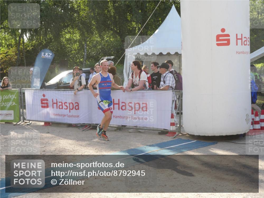 07.09.2025 - 19. Norderstedt Triathlon Zöllner http://msf.ph/oto/8792945 07.09.2025 16:31:27 Ziel 480, 525, 1594 meine-sportfotos.de