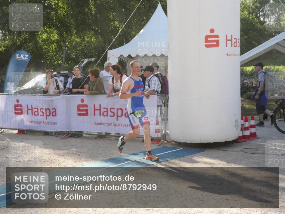 07.09.2025 - 19. Norderstedt Triathlon Zöllner http://msf.ph/oto/8792949 07.09.2025 16:31:27 Ziel 480, 525, 1594 meine-sportfotos.de